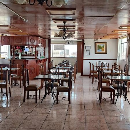 Recreo Hotel Trujillo Esterno foto