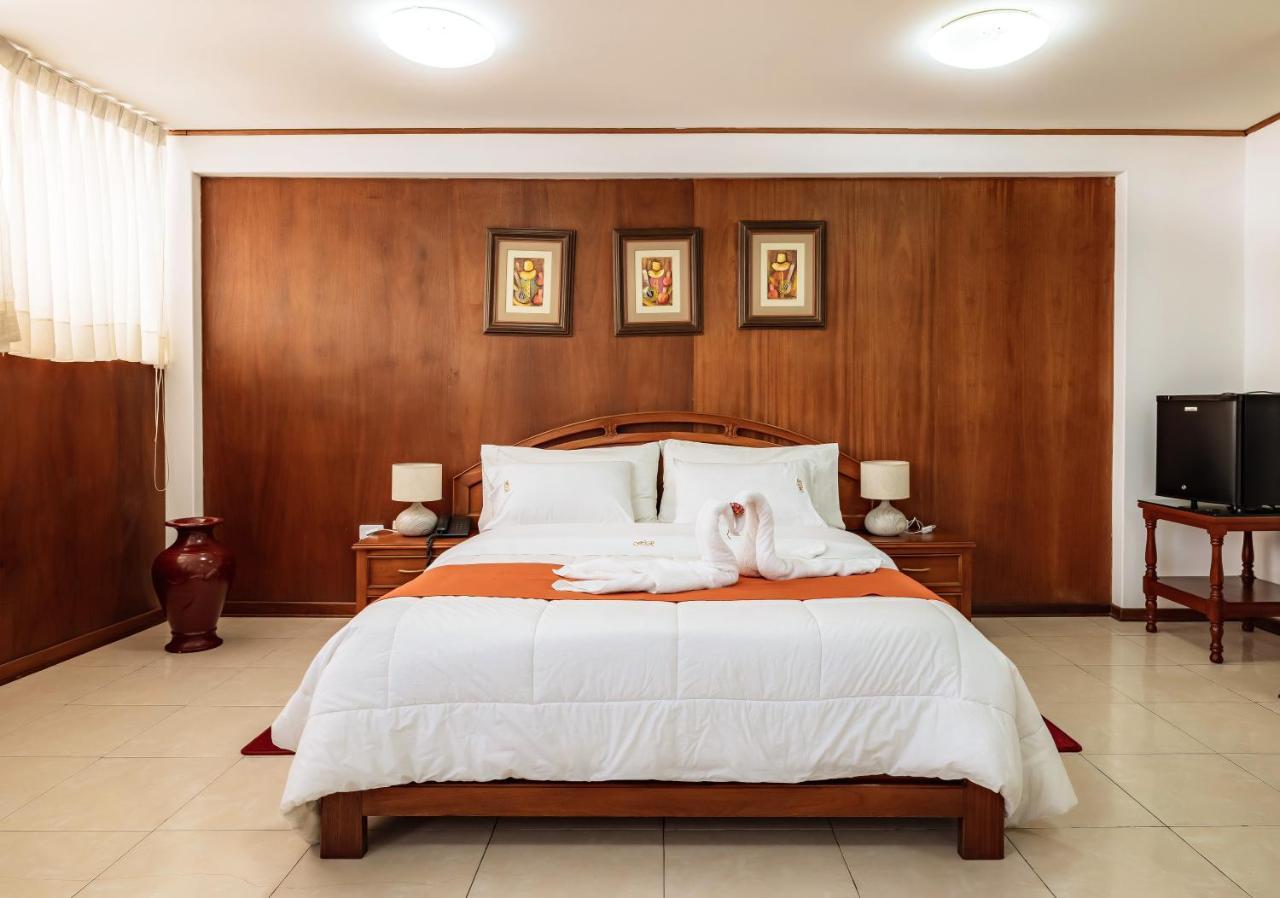 Recreo Hotel Trujillo Esterno foto
