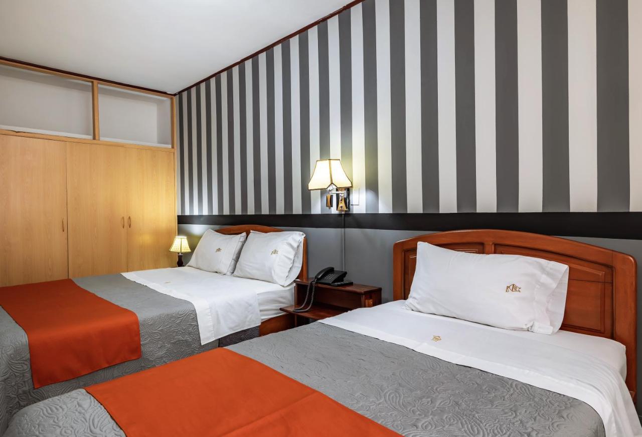Recreo Hotel Trujillo Esterno foto
