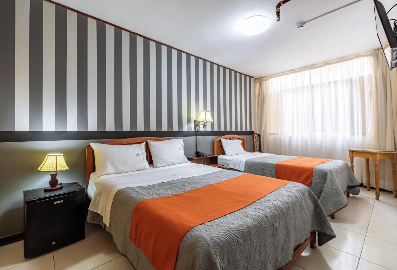 Recreo Hotel Trujillo Esterno foto