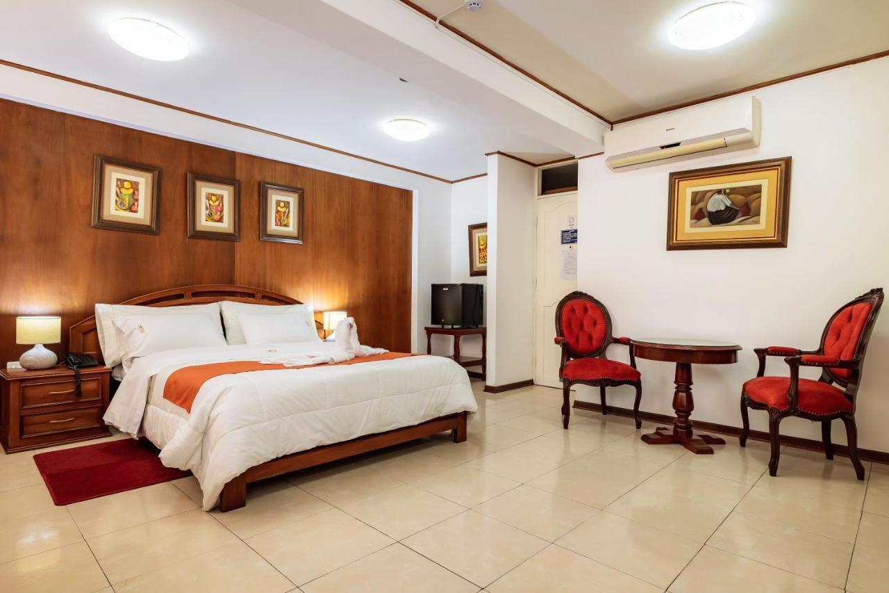 Recreo Hotel Trujillo Esterno foto