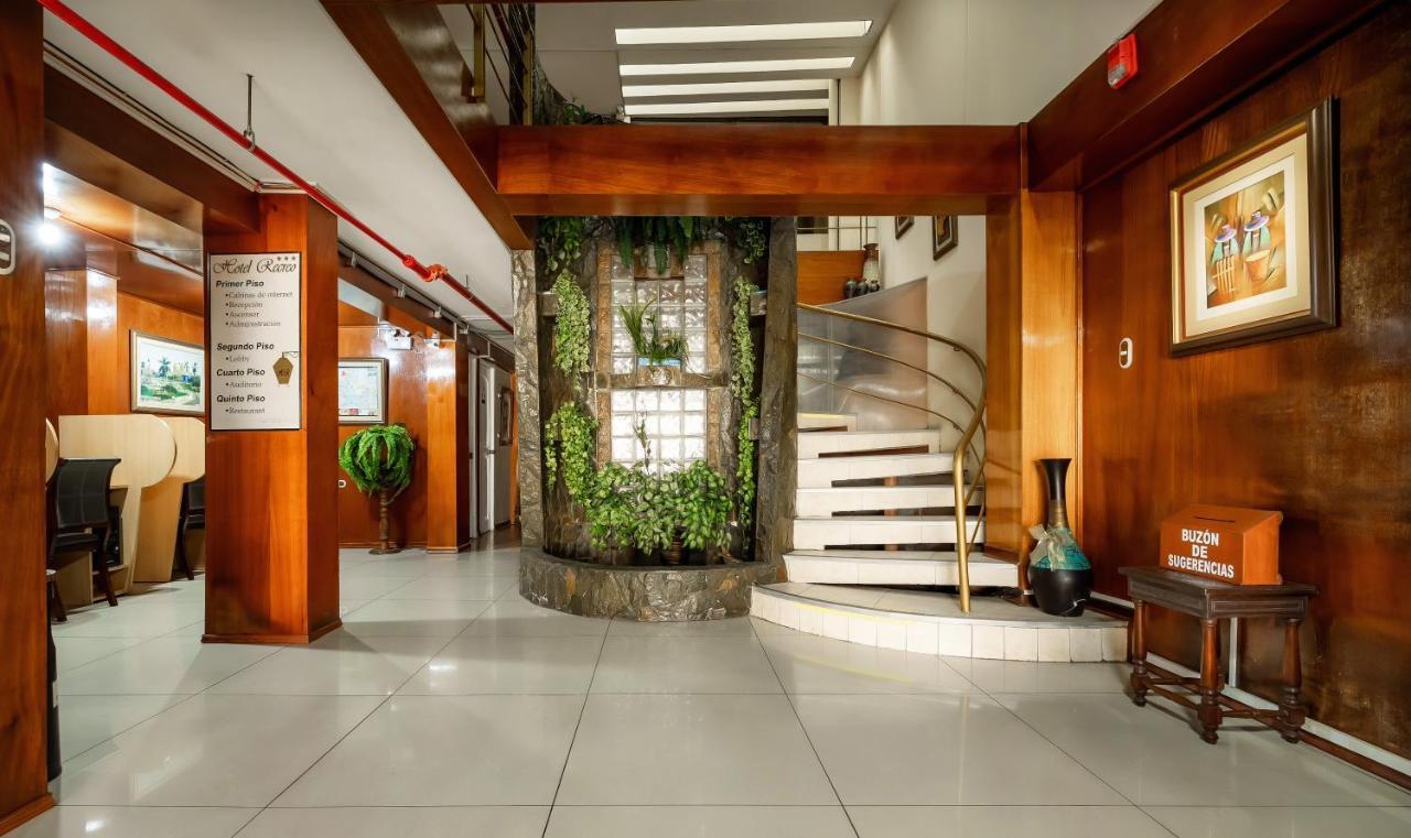 Recreo Hotel Trujillo Esterno foto