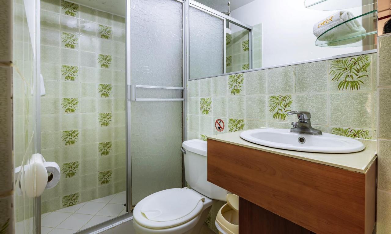 Recreo Hotel Trujillo Esterno foto