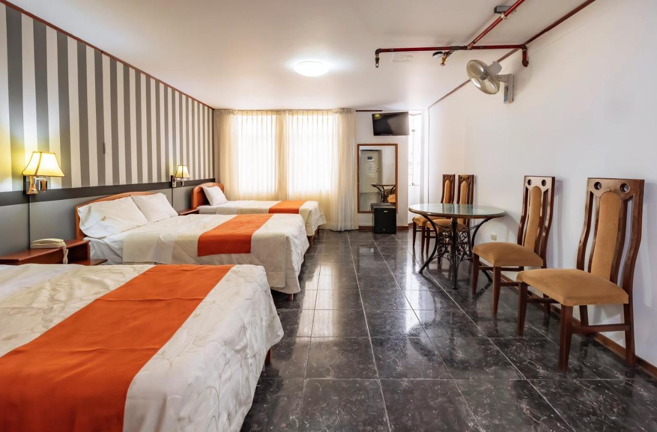 Recreo Hotel Trujillo Esterno foto