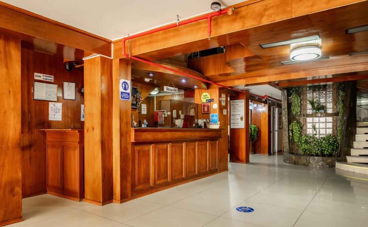 Recreo Hotel Trujillo Esterno foto