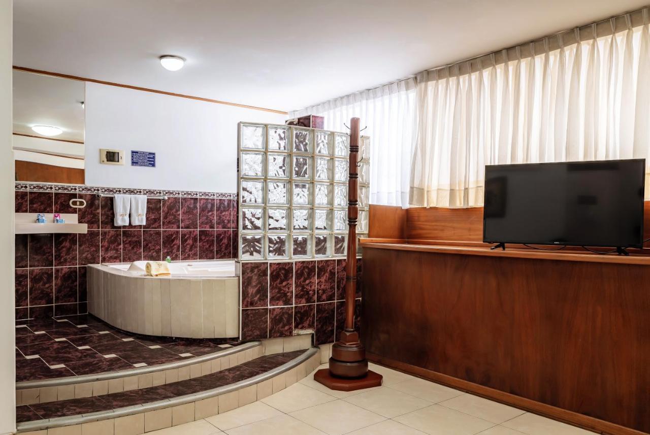 Recreo Hotel Trujillo Esterno foto