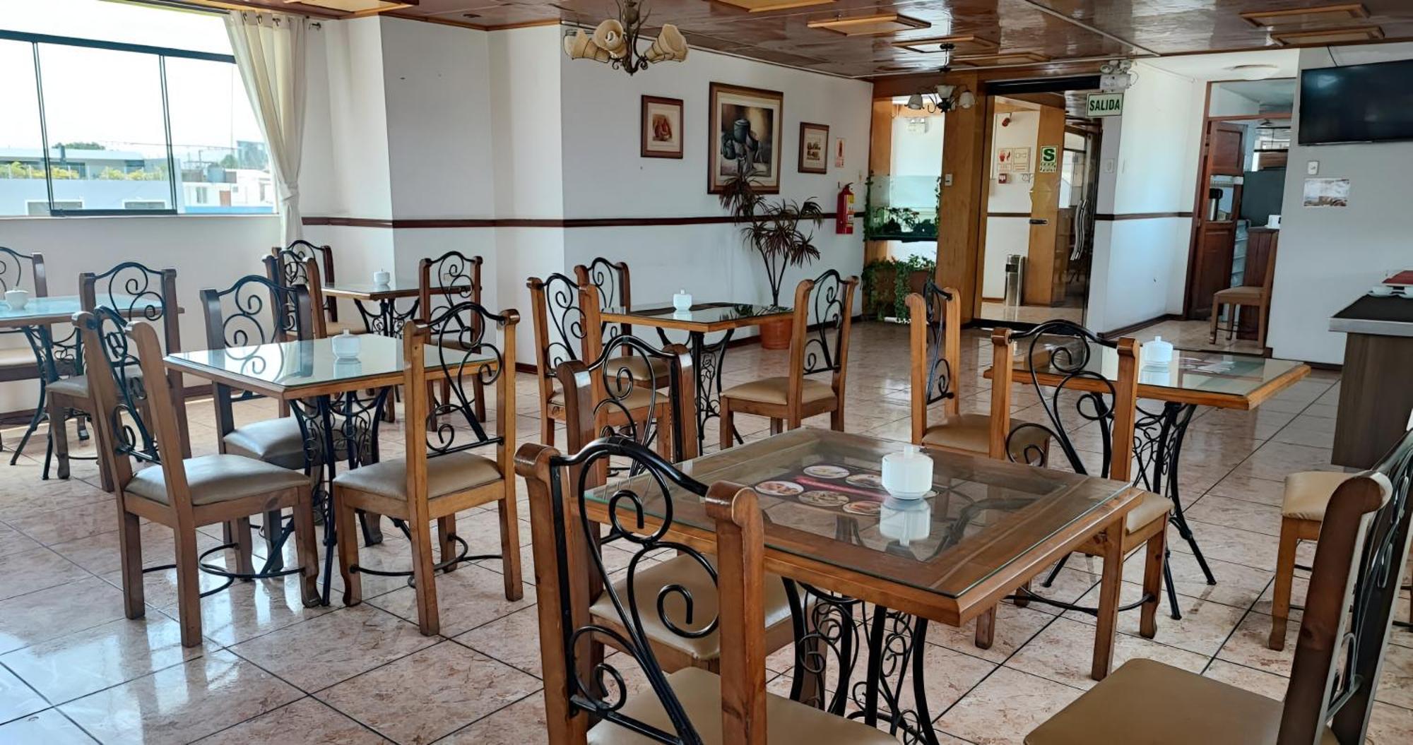 Recreo Hotel Trujillo Esterno foto